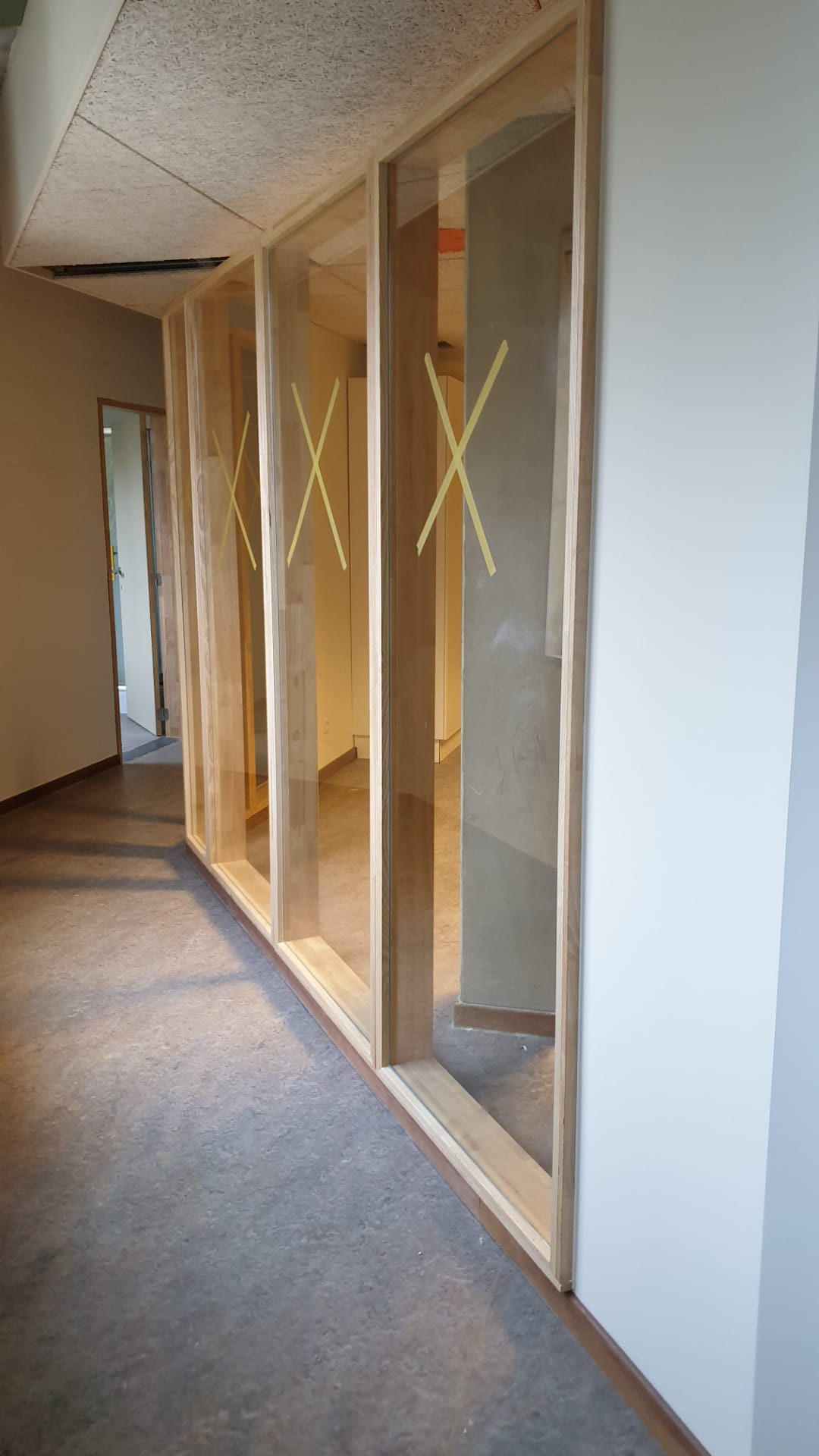 Binnendeuren, gyprocwerken plaatsing meubilair CAW Hasselt - Vrago Interieur